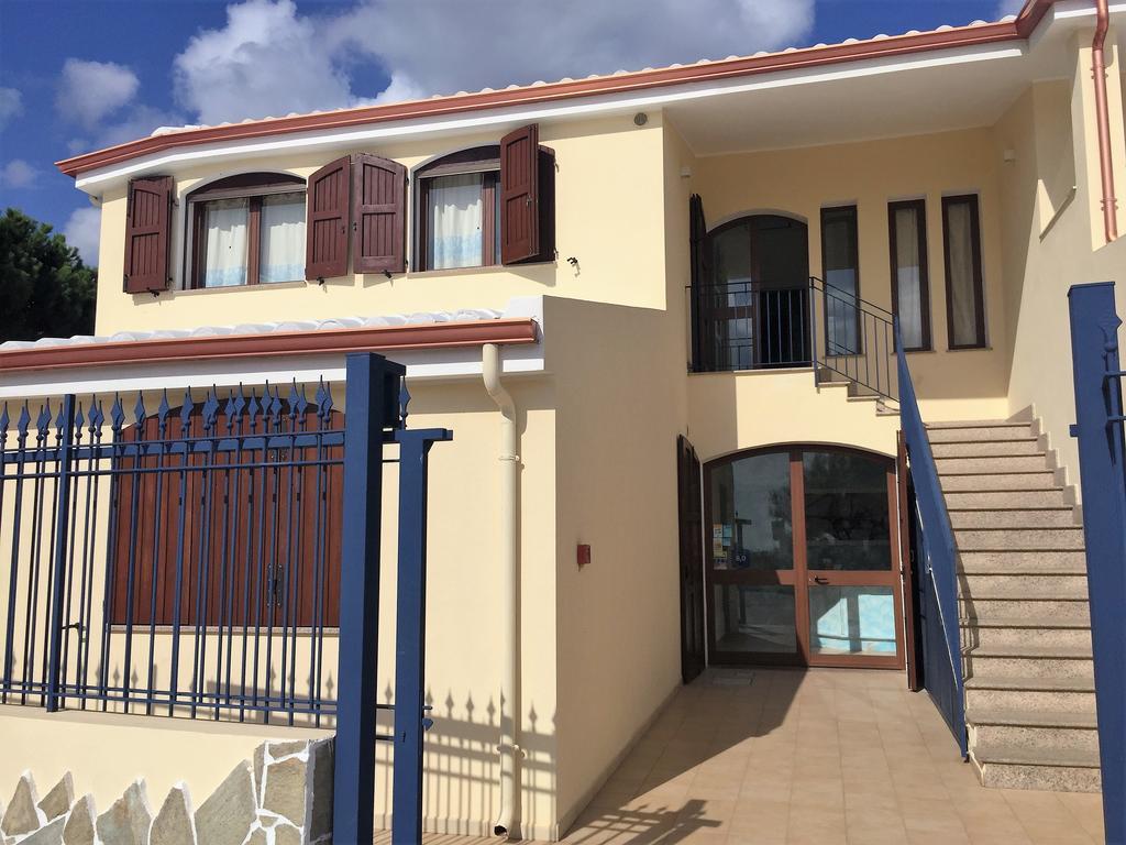 Hotel Villa Del Mare Sìnnai Екстериор снимка