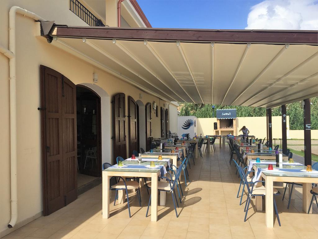 Hotel Villa Del Mare Sìnnai Екстериор снимка