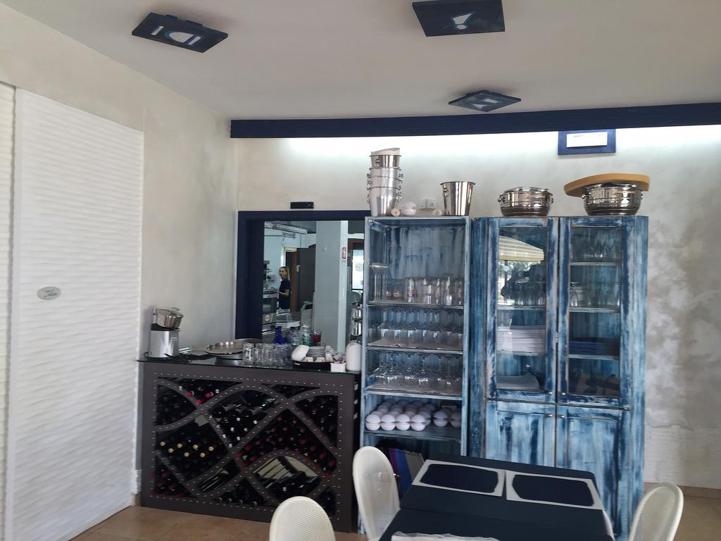 Hotel Villa Del Mare Sìnnai Екстериор снимка