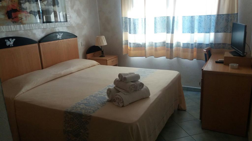 Hotel Villa Del Mare Sìnnai Екстериор снимка