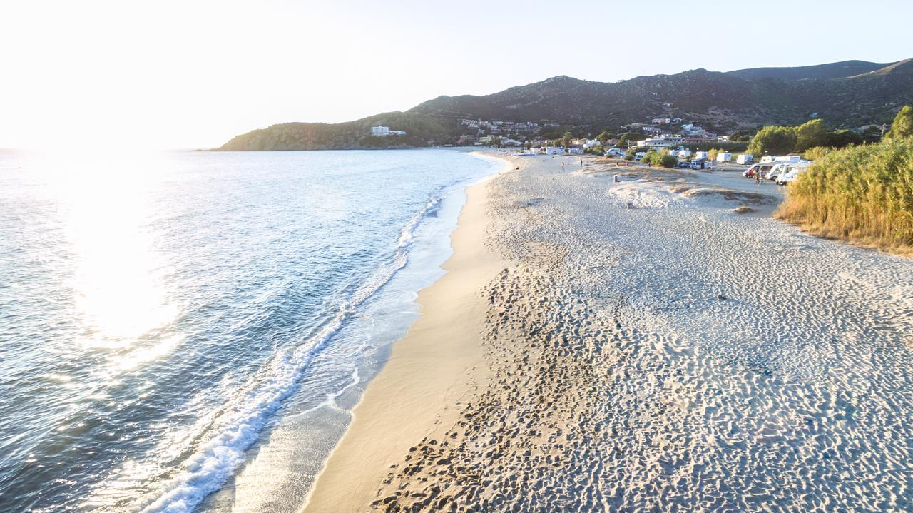 Hotel Villa Del Mare Sìnnai Екстериор снимка
