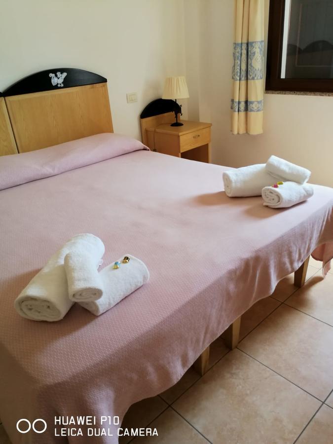 Hotel Villa Del Mare Sìnnai Стая снимка