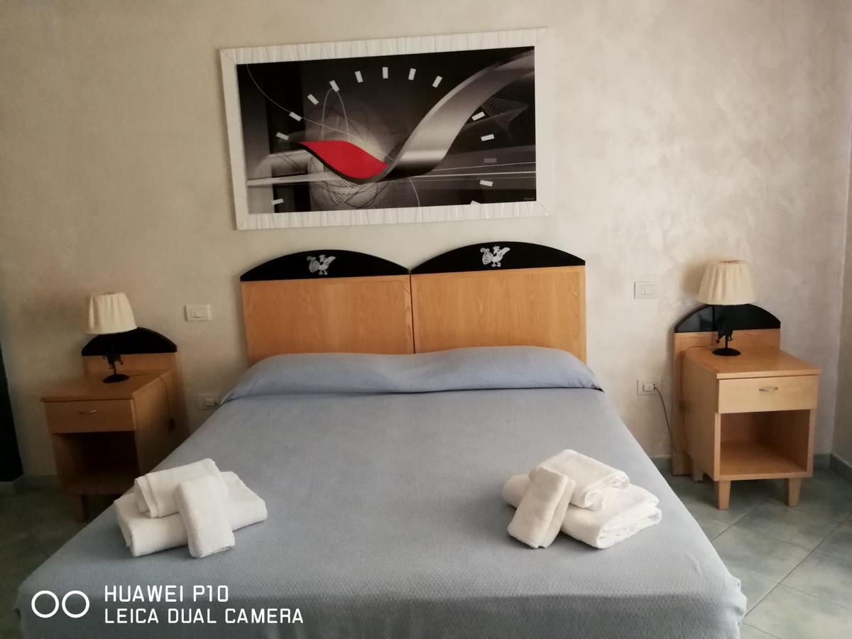 Hotel Villa Del Mare Sìnnai Стая снимка